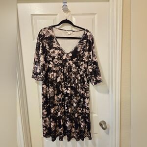 Elegant Floral V-Neck Mini Dress